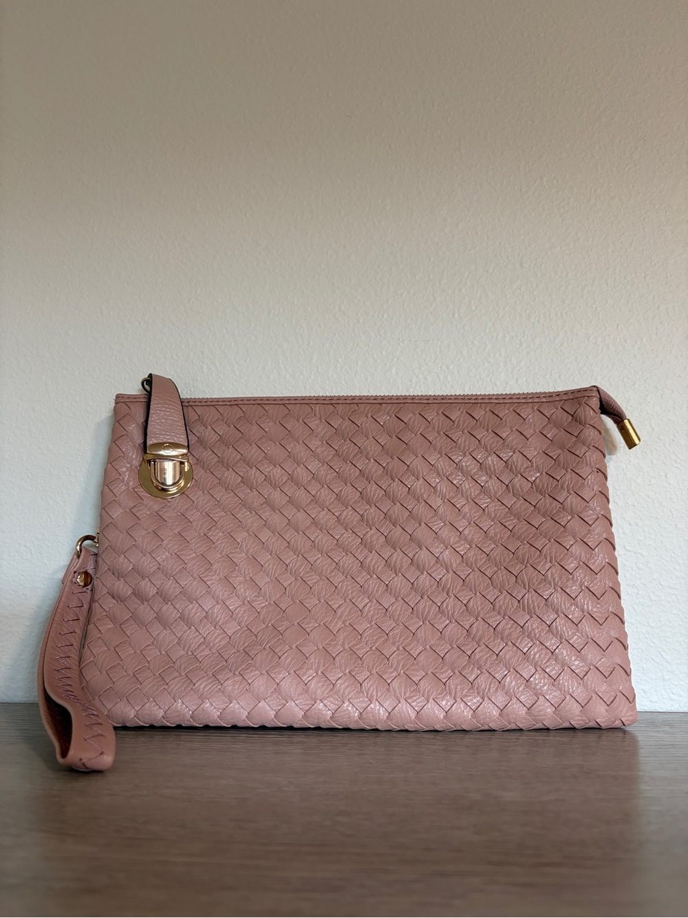 Michelle Buckle Basket Woven Clutch Crossbody Handbag in Blush - NWOT